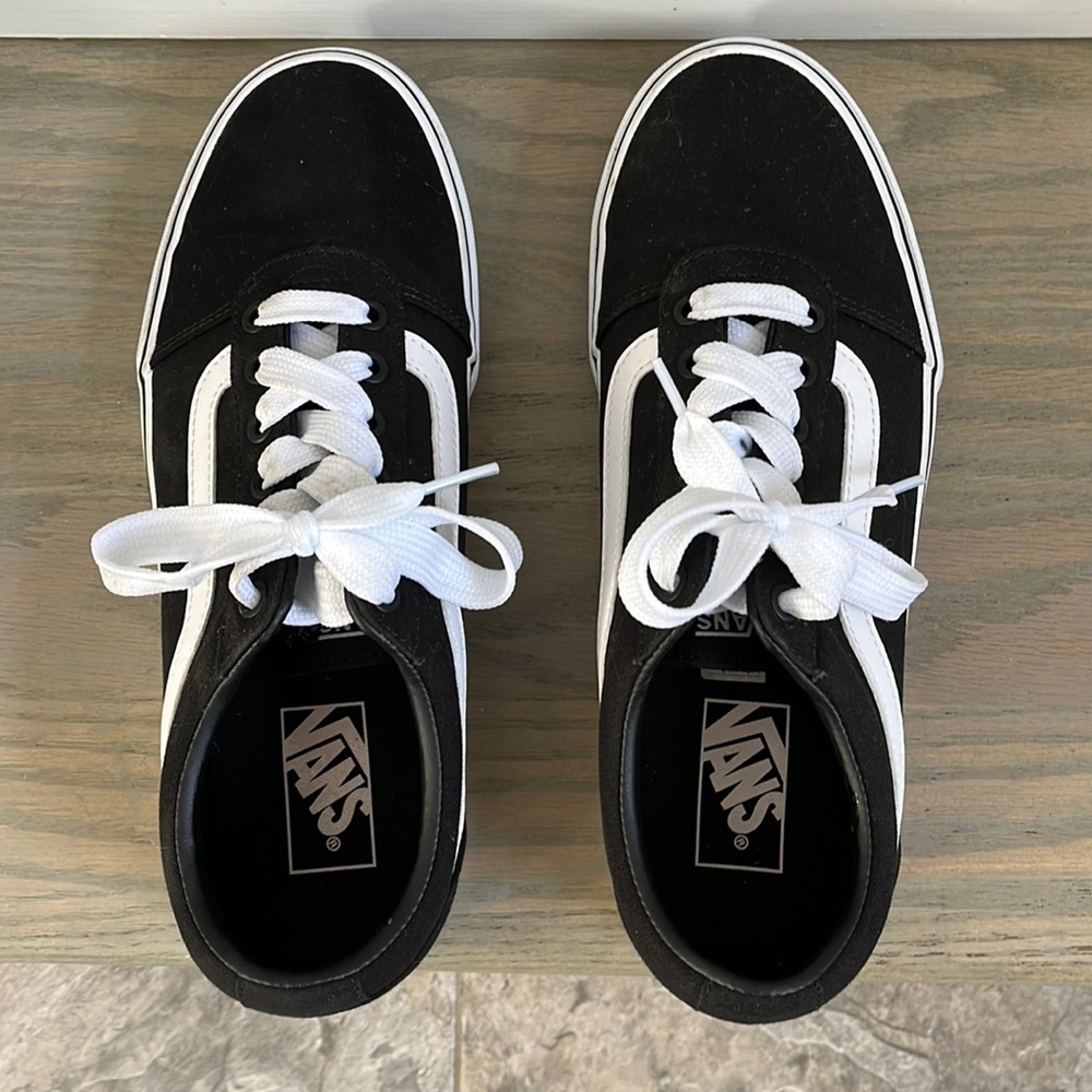 Black Vans Women’s 10 near new